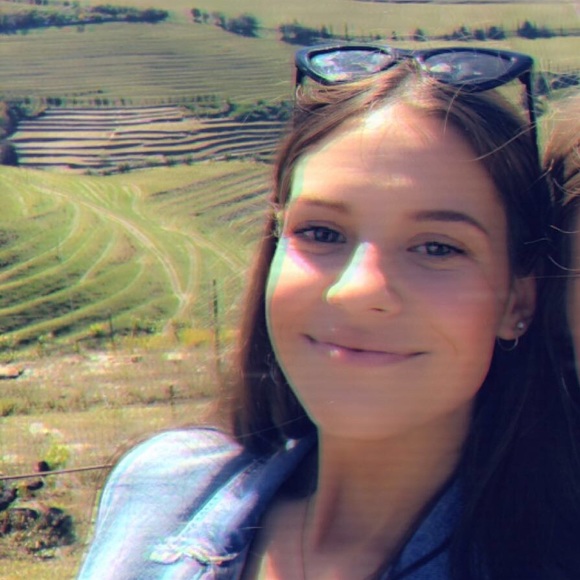 Meet your Posher, Kristin - Picture 1 of 1